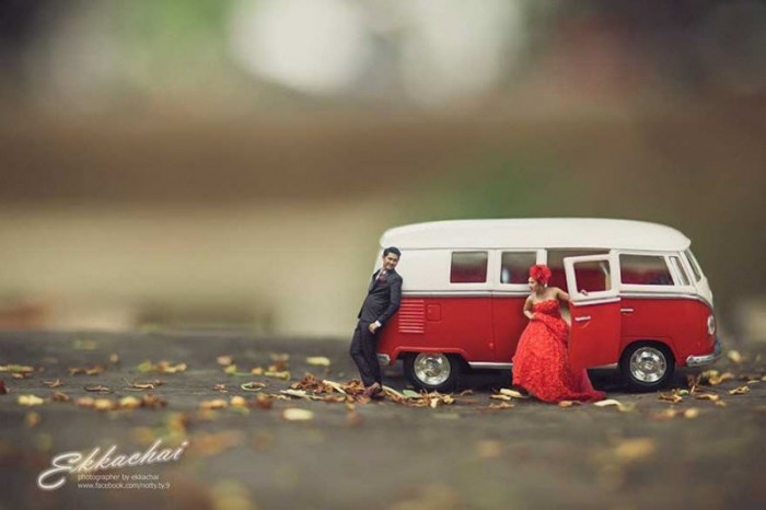 Свадебный фотограф превращает пары в миниатюрных людей