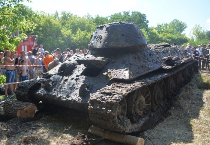 Со дна Дона подняли единственный сохранившийся танк Т-34-76