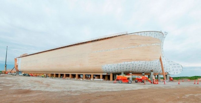 В библейском парке построили копию Ноевого ковчега в натуральную величину