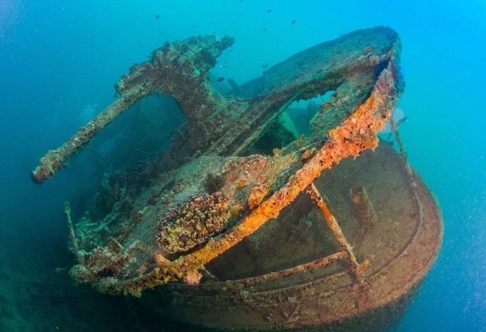 Британский корабль потопленный немецкими бомбардировщиками в 1941 году