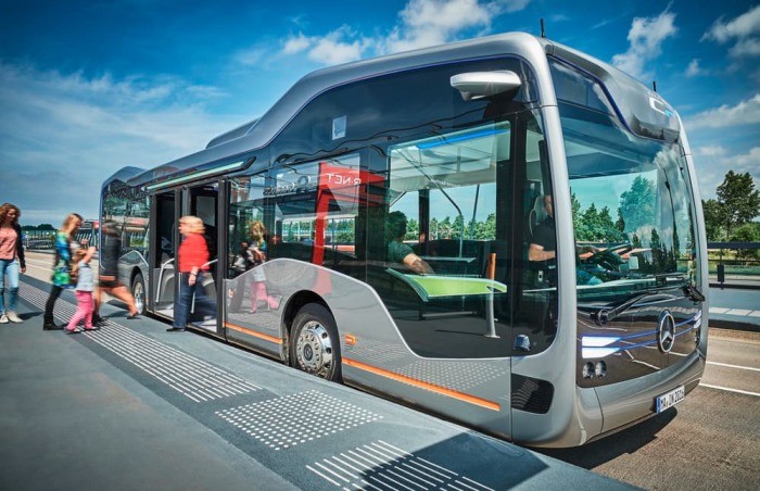 Mercedes-Benz продемонстрировал беспилотный автобус завтрашнего дня