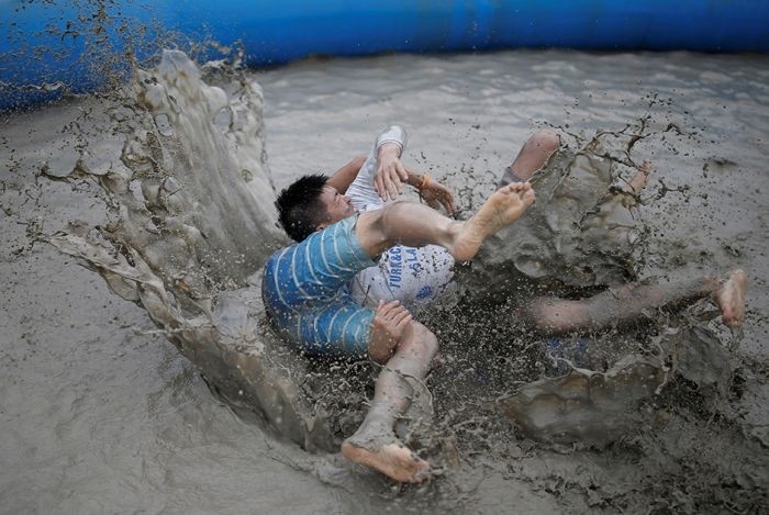 Фестиваль купания в грязи в Южной Корее
