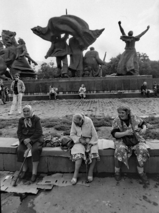 Москва начала 90-х на фото Геннадия Михеева