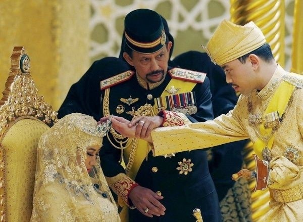 Султан Брунея с размахом женил сына