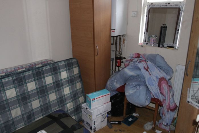 Общежитие для мигрантов в обычном доме (7 фото)