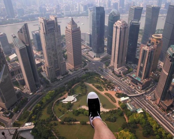 В Шанхае появилась обзорная площадка без заграждений и поручней