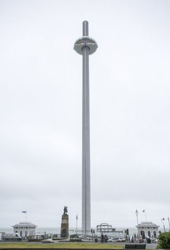 В Британском Брайтоне появилась рекордно тонкая обзорная башня