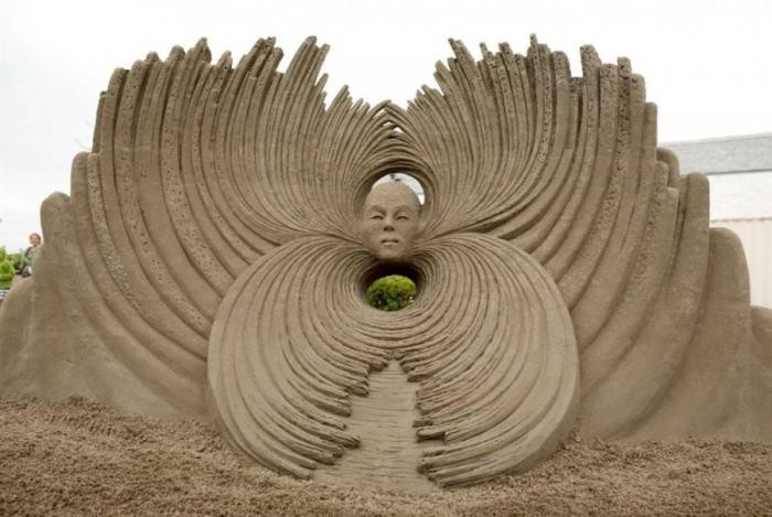 Конкурс скульптур из песка (34 фото)