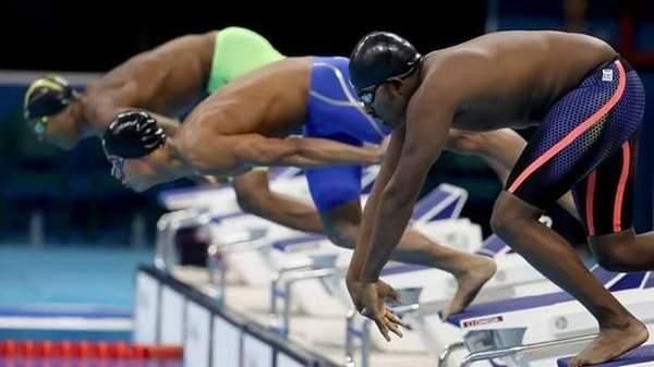 Эфиопский олимпийский пловец рвет шаблоны