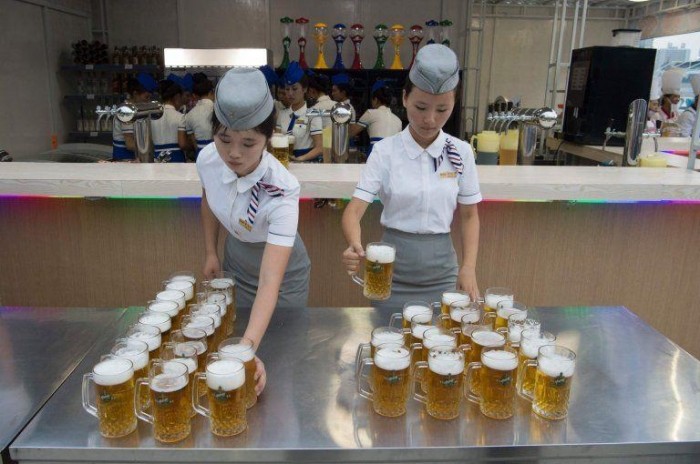 В КНДР прошел первый в истории пивной фестиваль