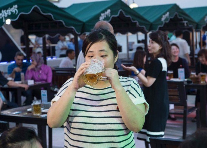 В КНДР прошел первый в истории пивной фестиваль