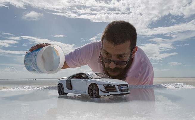 Фотограф сделал рекламные снимки Audi R8 с помощью игрушечной модели