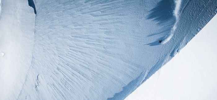 Горнолыжник-экстремал Джереми Хейц покорил почти вертикальный пик