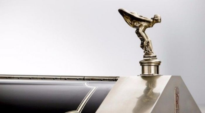 Rolls-Royce Phantom I, интерьер которого не уступает дворцовой роскоши