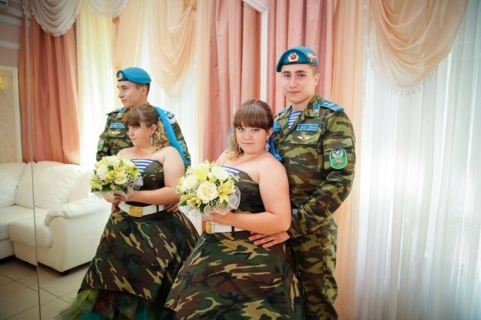 В Омске сыграли свадьбу в стиле ВДВ