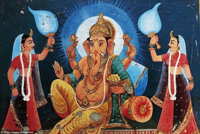 Мальчика с дефектом черепа считают реинкарнацией Индуистского Бога