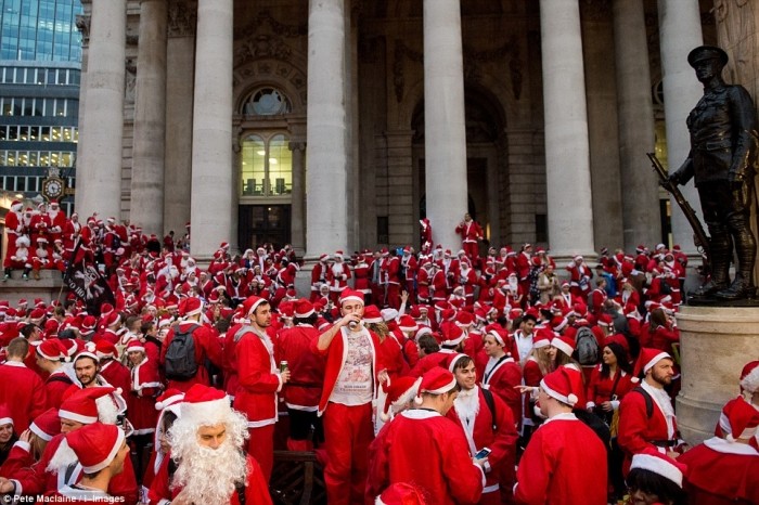 Пьяный «Santacon» в Лондоне