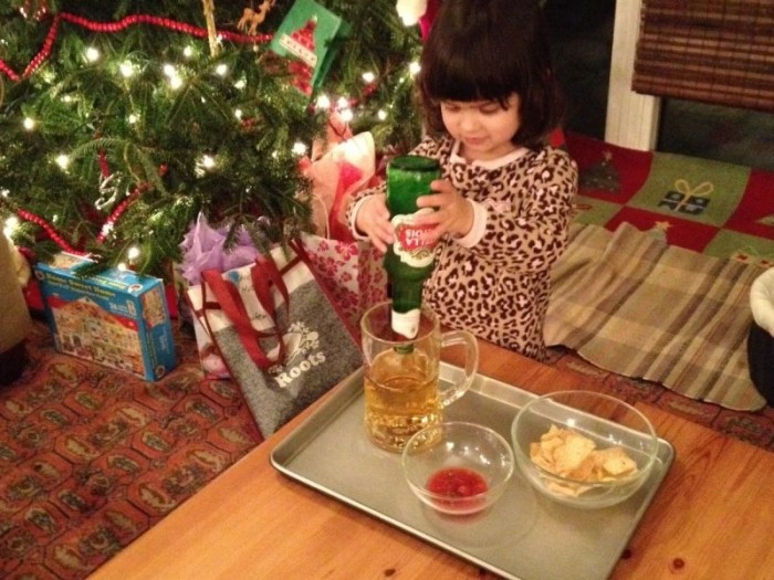 Забудьте о молоке с печеньем пива и чипсов Санта-Клаусу!