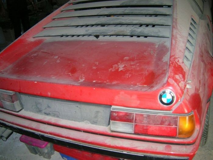 BMW M1 1981 года выпуска, простоявший в гараже 34 года (20 фото)