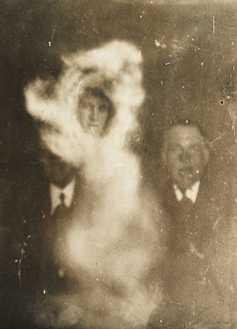 Фото «призраков» британского фотографа-спиритуалиста (22 фото)