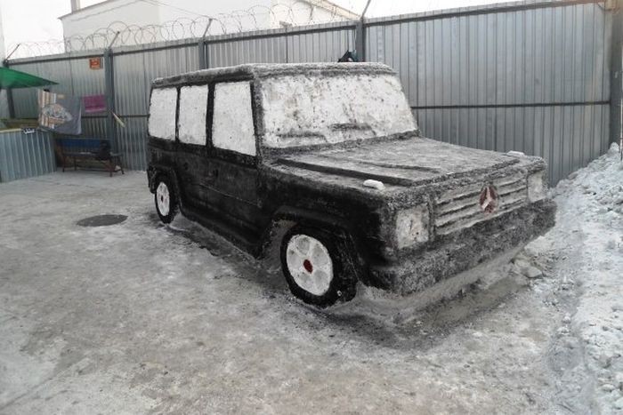 Снежные и ледяные скульптуры российских заключенных