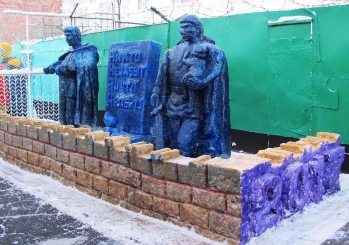 Снежные и ледяные скульптуры российских заключенных