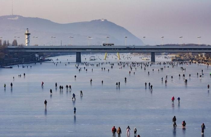 Дунай замерз второй раз за 30 лет (4 фото)