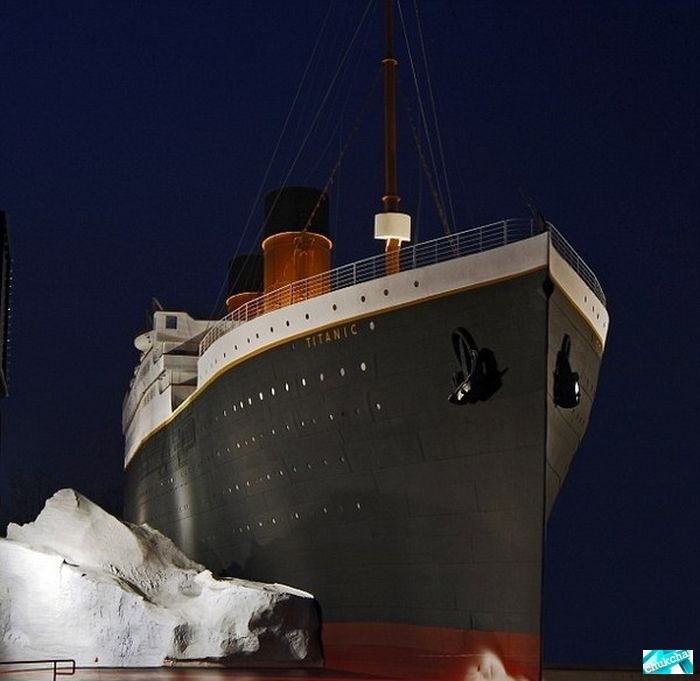 Гигантская копия Титаника (9 фото)