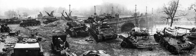 Советские танки на улицах Берлина в 1945 году (10 фото)