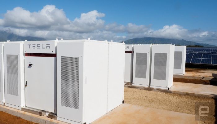 Tesla построила комплекс, который обеспечит солнечной электроэнергией остров на Гавайях