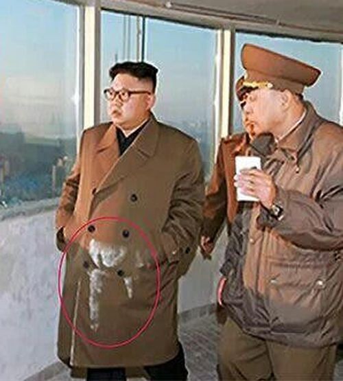 Ким Чен Ын в новостройке испачкался (2 фото)