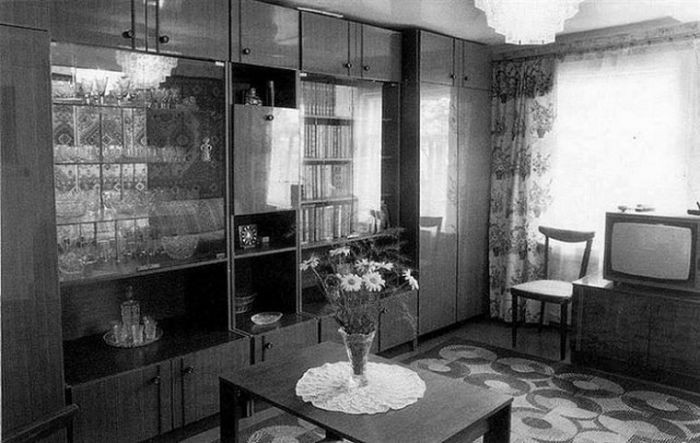 Интерьеры советских квартир, которые все еже живы (35 фото)