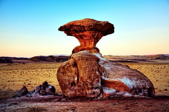 Сказочная красота самых удивительных пустынь (10 фото)