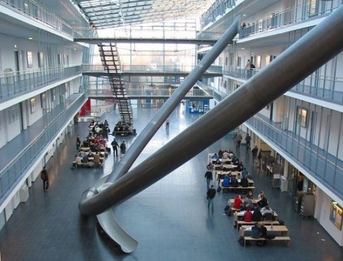 Горки в Мюнхенском техническом университете (2 фото)