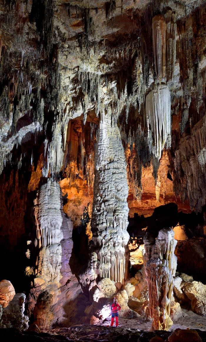 Невероятно красивая известняковая пещера в Бразилии (10 фото)