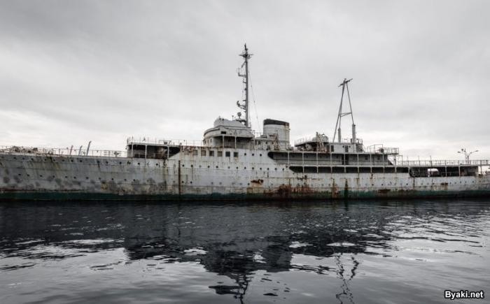 Дважды утонувший корабль Иосипа Броз Тито (9 фото)