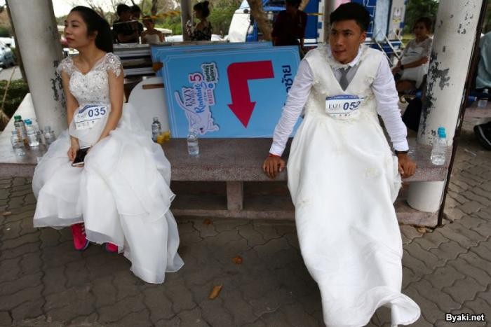 Забег невест в Таиланде (15 фото)