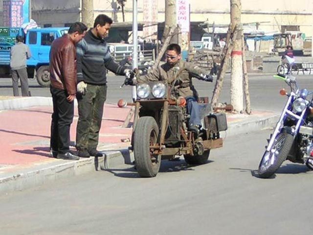 Крутой китайский мотоцикл (7 фото)