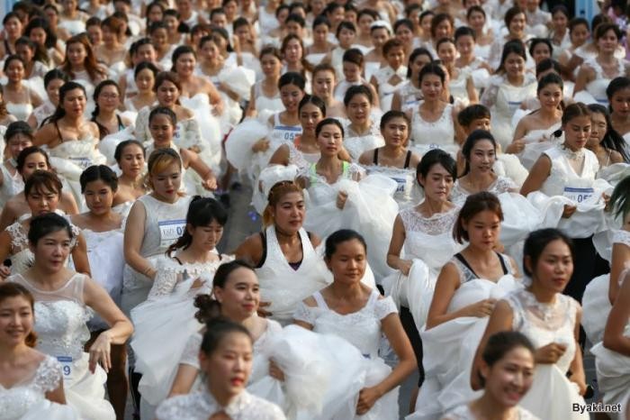 Забег невест в Таиланде (15 фото)