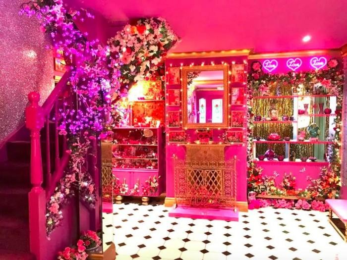 Дом мечты для фанатов розового цвета (9 фото)