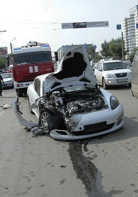 Гонки по городу на Porsche Panamera закончились печально (19 фото)