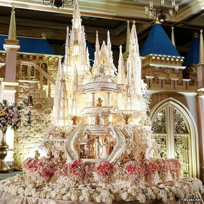 Эпические свадебные торты от мастеров семейной пекарни (11 фото)