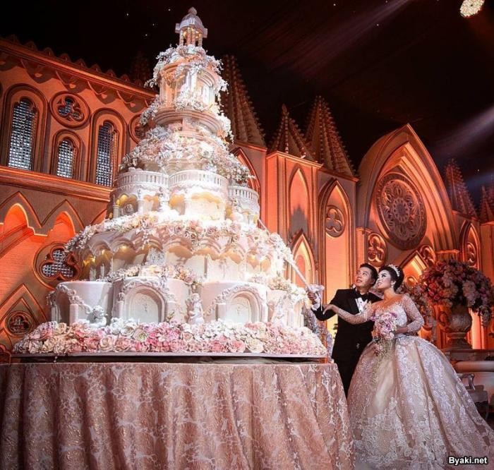 Эпические свадебные торты от мастеров семейной пекарни (11 фото)