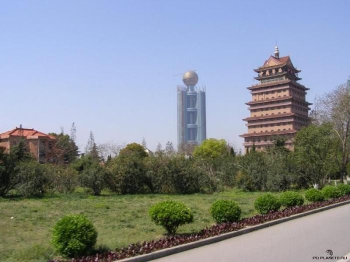 Отель высотой в 328 метра в Цзянсу (27 фото)