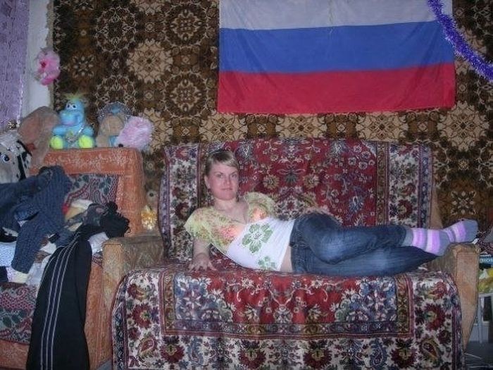 Жилье россиян, оставляющее желать лучшего (15 фото)
