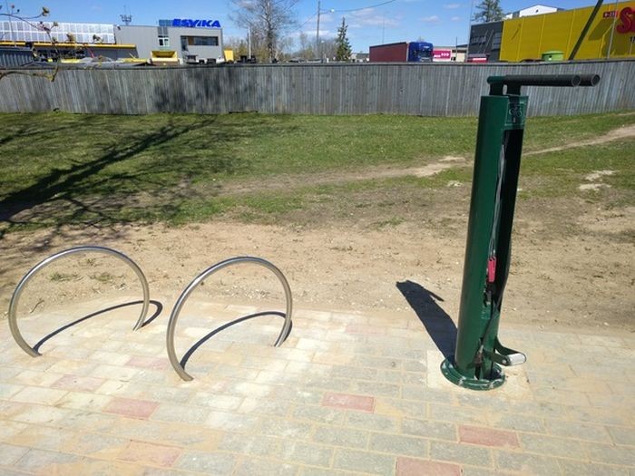 Велосипедная станция техобслуживания (4 фото)