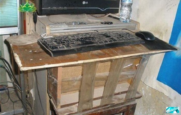 Самое ужасное интернет-кафе в мире (6 фото)