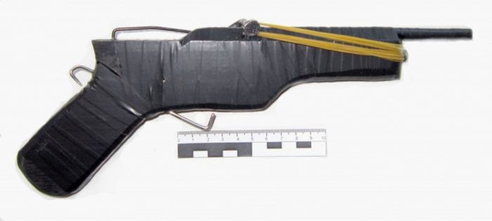 Самодельное огнестрельное оружие, изъятое полицией (14 фото)