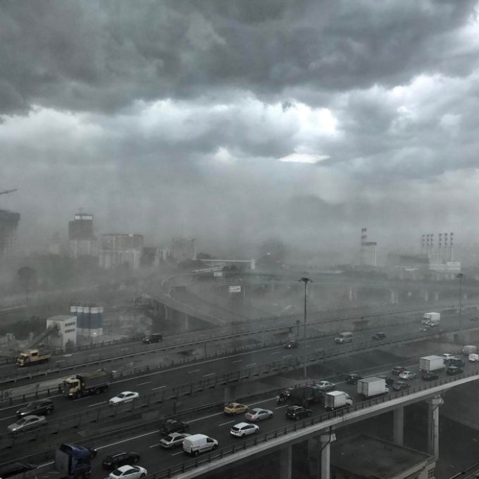 На Москву обрушился ураган (18 фото)