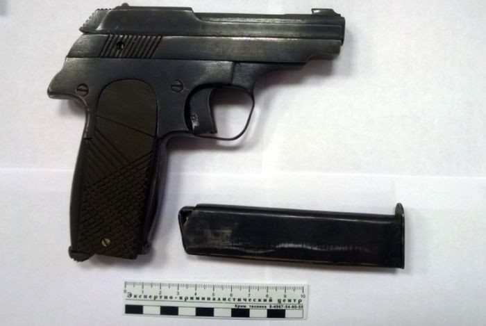 Самодельное огнестрельное оружие, изъятое полицией (14 фото)